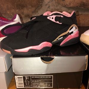 Air Jordan retro (selling separately)